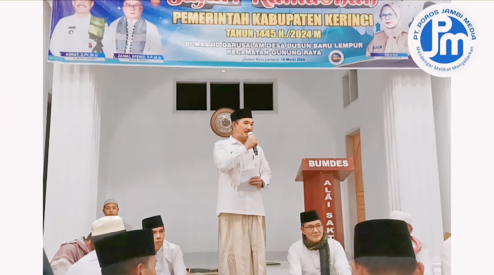PJ. BUPATI ASRAF SAMPAIKAN RENCANA PEMEKARAN KERINCI HILIR SAAT GELAR SAFARI RAMADHAN DI MASJID AL FALAH DUSUN BARU LEMPUR IMG-20240331-WA0014