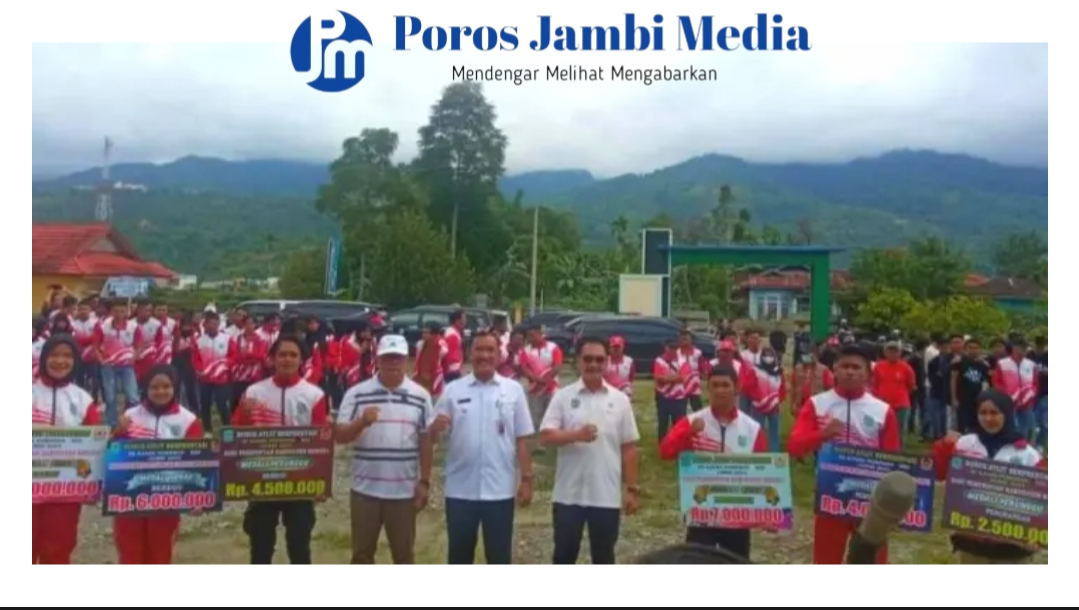 PJ.Bupati asraf serahkan Bonus atlet dan pelatih Porprov Jambi 2023 tahap kedua secara simbolis Screenshot_2024-04-07-13-21-23-24_dba69a5e82e939c3ddef13f99a115ca3