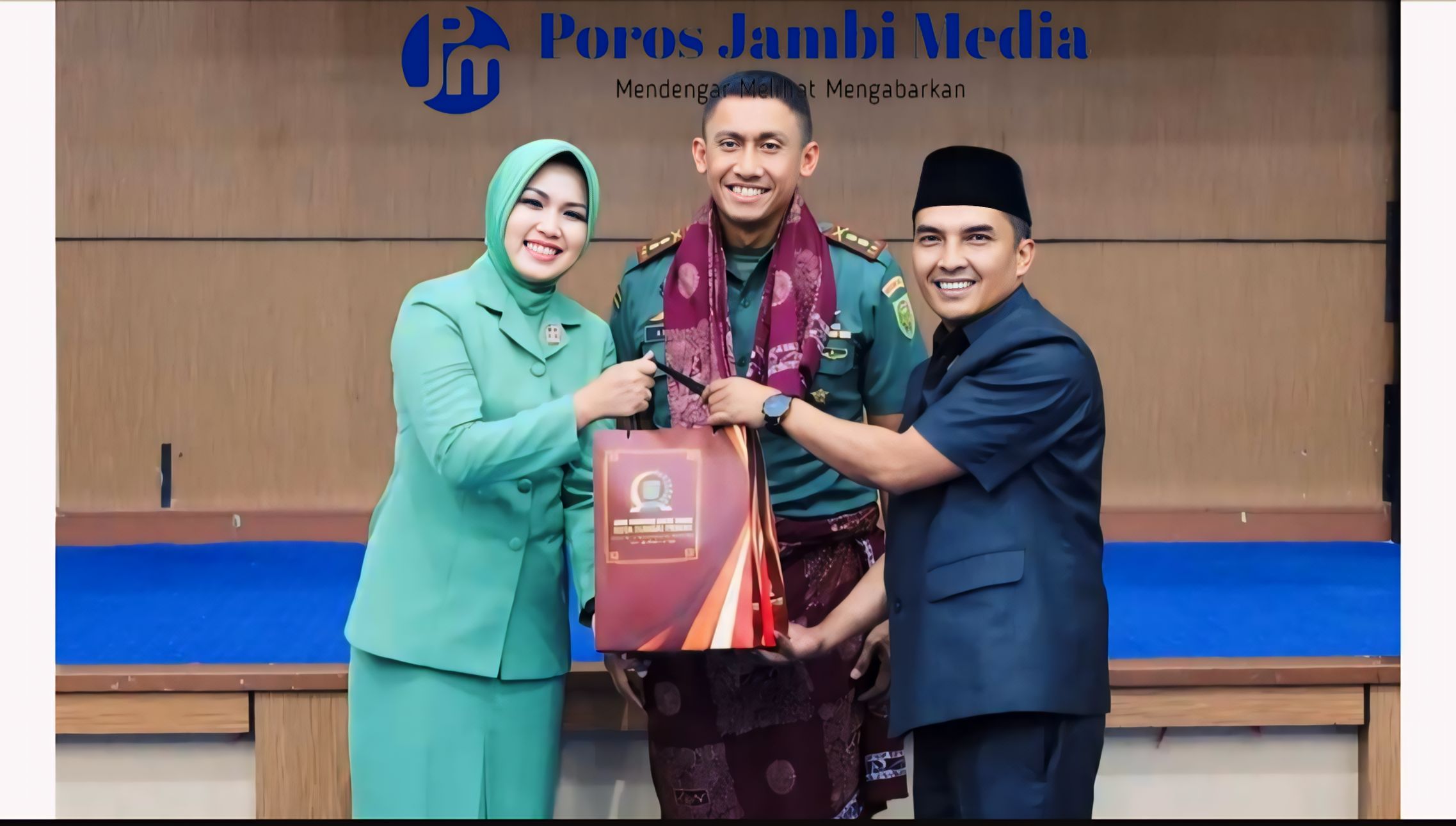 Ketua DPRD Kota Sungai Penuh, Lendra Wijaya hadiri Acara Pisah Sambut Komandan Kodim (Dandim) 0417 / Kerinci 1715082499743