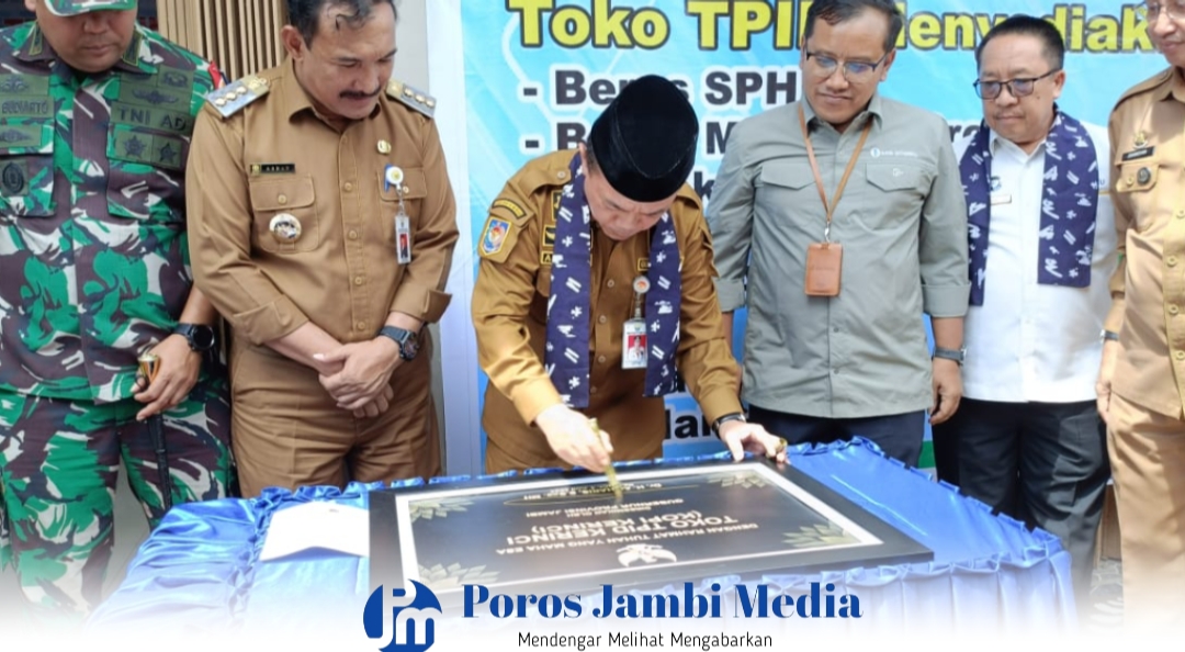 PJ. Bupati asraf dampingi Gubernur Al Haris Resmikan Toko TPID di Pasar Siulak Kerinci, Toko ini sebagai pengontrol Harga. Screenshot_2024-06-03-15-17-21-84_dba69a5e82e939c3ddef13f99a115ca3