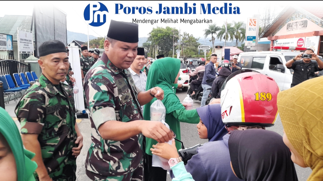 Wujud Kepedulian di Bulan Suci Ramadan, Kodim 0417/Kerinci Bagikan Takjil Kepada Masyarakat Screenshot_2025-03-14-19-22-43-04_dba69a5e82e939c3ddef13f99a115ca3