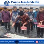 Pemkot Laksanakan Ziarah ke Makam Alm H. Fauzi Siin Screenshot_2025-11-08-23-36-39-25_dba69a5e82e939c3ddef13f99a115ca3