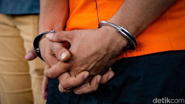 Polisi Bongkar Peredaran Obat Keras di Ciracas, Dua Pria Diamankan IMG-20260109-WA0064