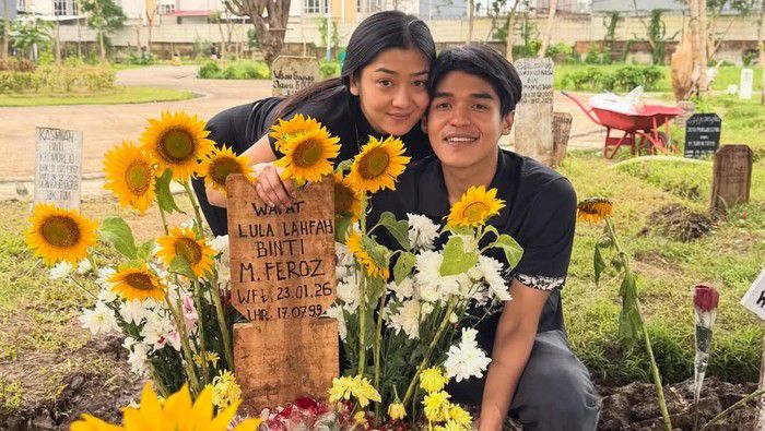 Kepulangan dari Luar Negeri, Kakak Lula Lahfah Datangi Makam Sang Adik di Jakarta Timur IMG-20260130-WA0024