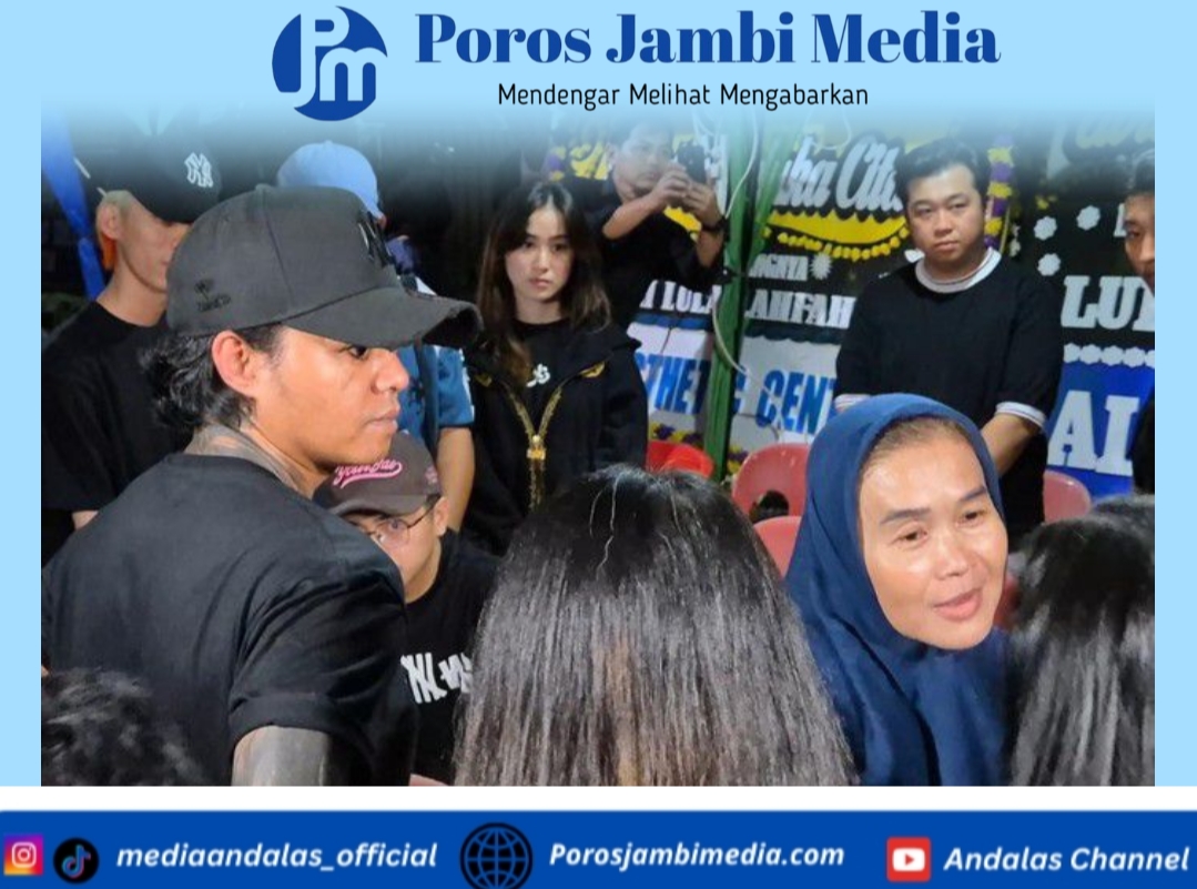 Sendu Reza Arap Hadiri Tahlilan dan Sapa Ibunda Lula Lahfah Screenshot_2026-01-27-17-38-36-54_dba69a5e82e939c3ddef13f99a115ca3